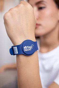 Christian bracelet with NFC and QR code for sharing Rhapsody of Realities